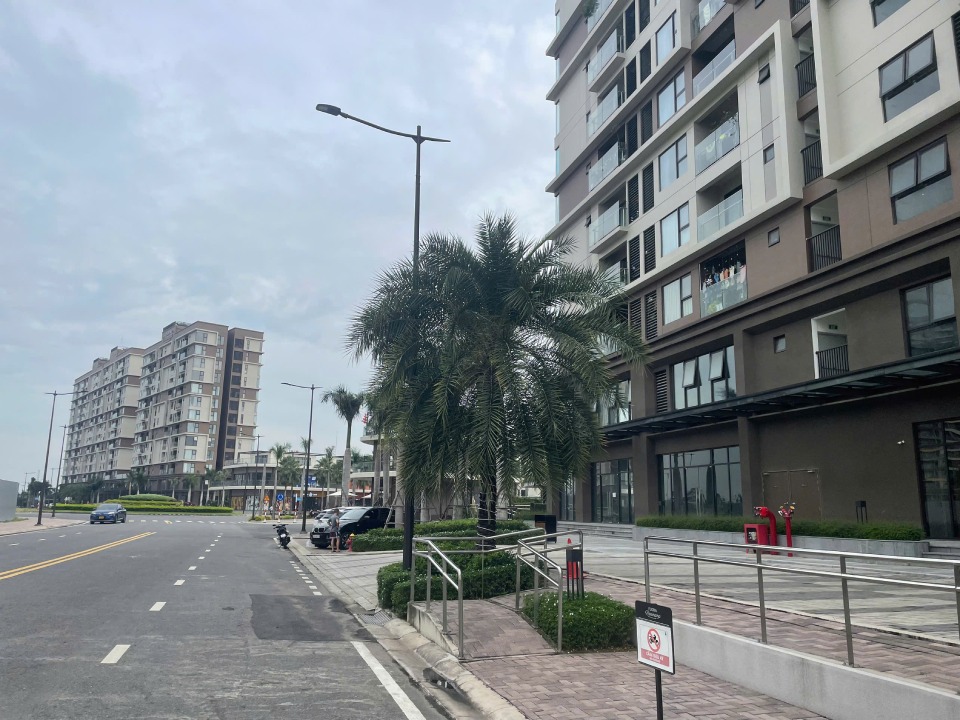 Hình ảnh thực tế của một khu đô thị mới với hạ tầng hoàn chỉnh, cây xanh và không gian sống lý tưởng