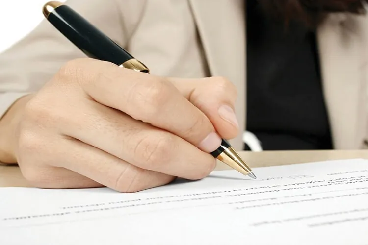 Ký hợp đồng thuê nhà an toàn - Lưu ý quan trọng để tránh 73% tranh chấp phổ biến