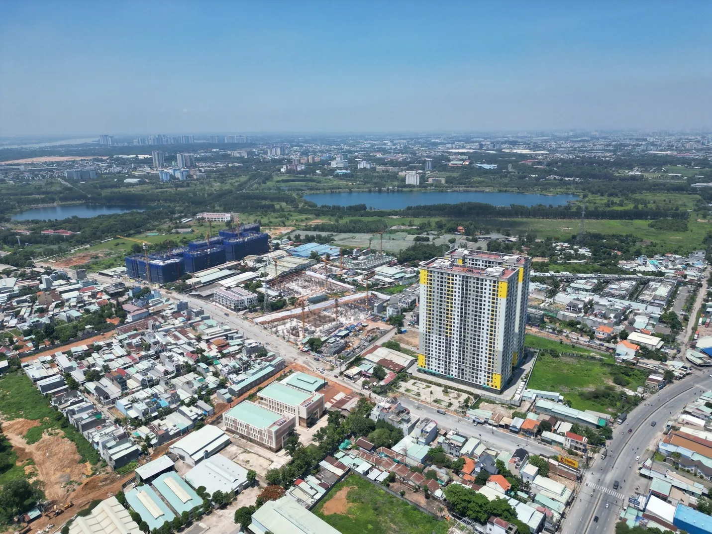 Toàn cảnh khu vực phát triển vùng ven với môi trường trong lành, gần nguồn nước tự nhiên và mật độ xây dựng hợp lý