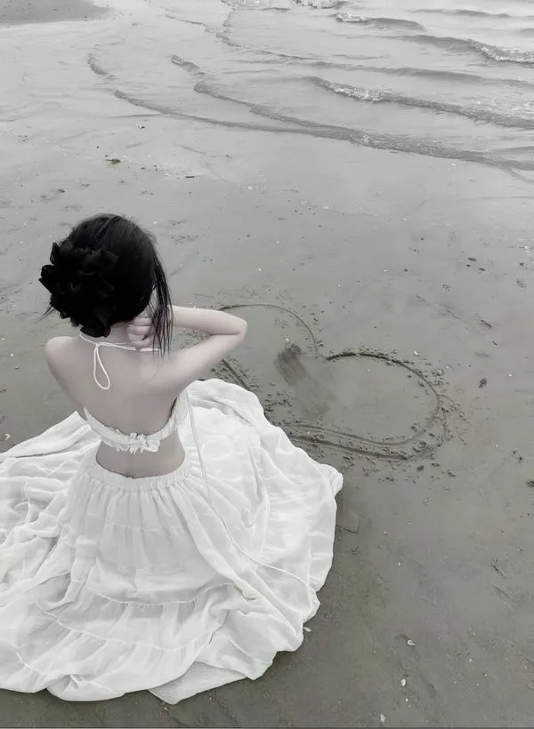 Anh gai di bien che mat 15