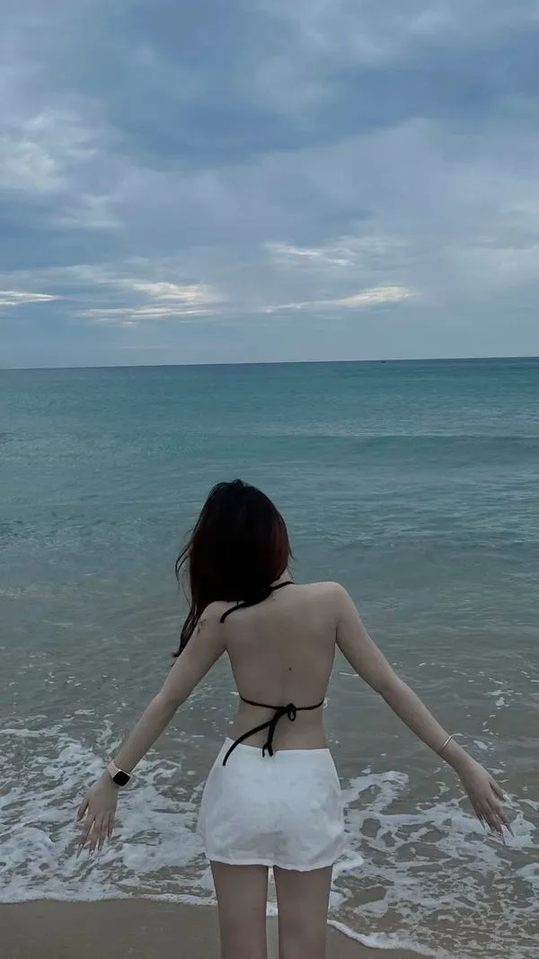 Anh gai di bien che mat 19