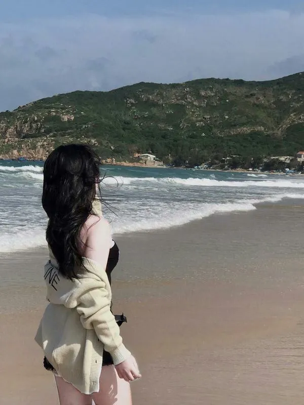 Anh gai di bien che mat 29