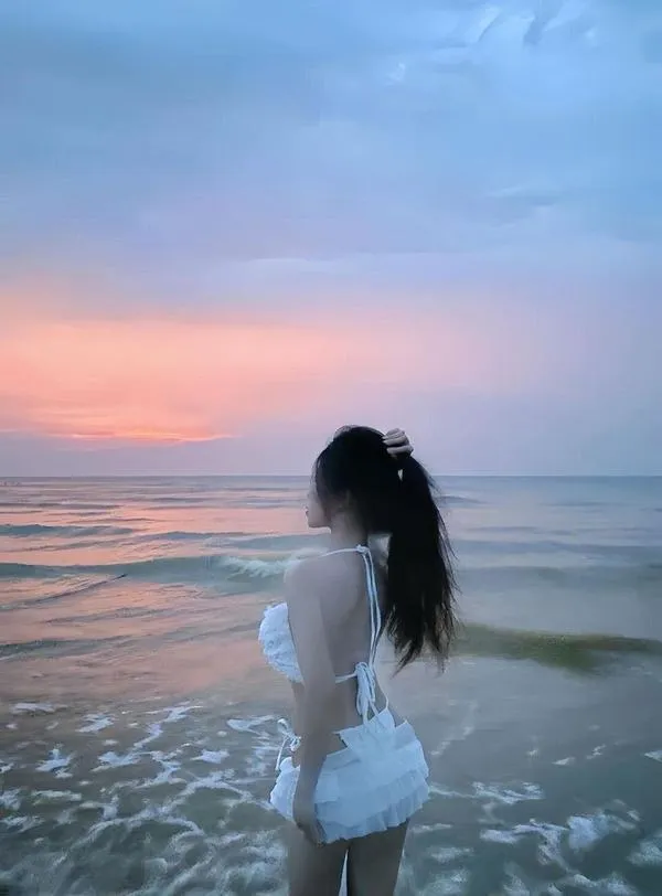 Anh gai di bien che mat 4