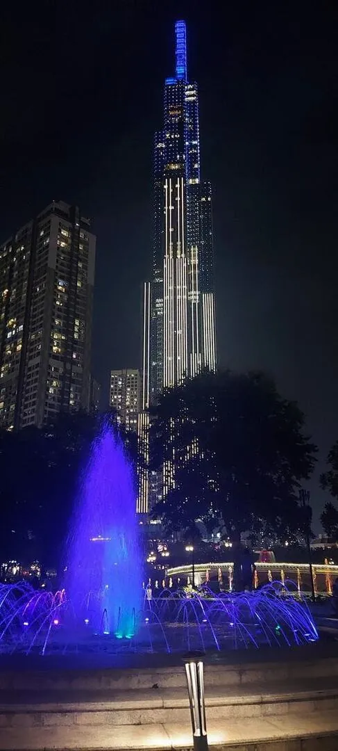 Anh landmark 81 tu tren cao 7