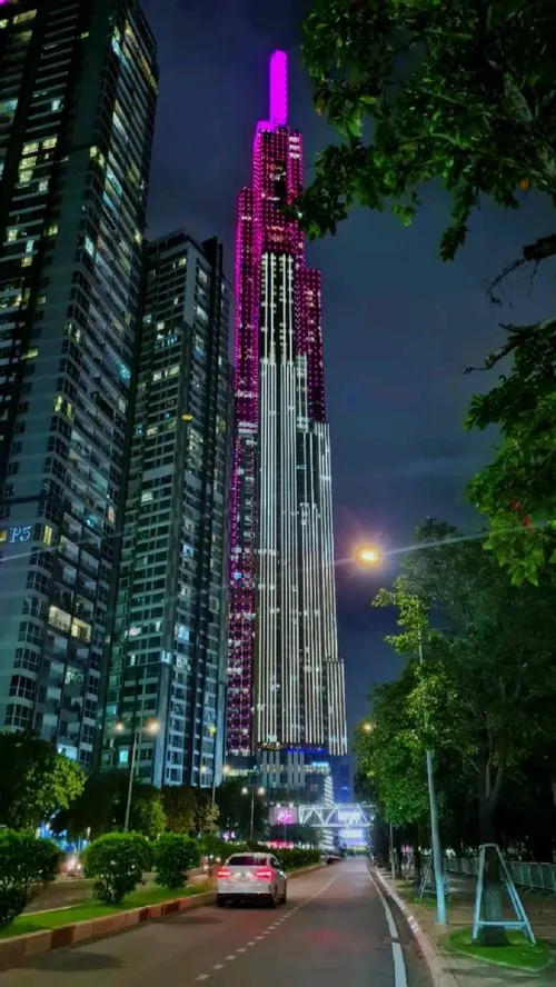 Anh landmark 81 tu tren cao 9