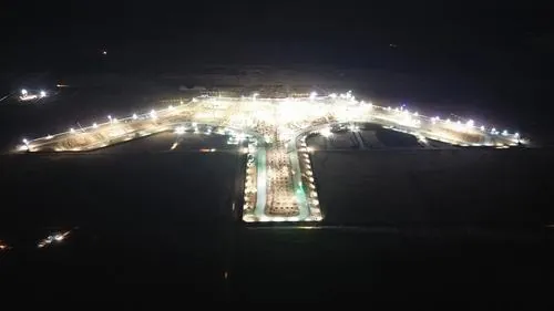 Kien truc san bay long thanh hien dai lung linh ve dem 15