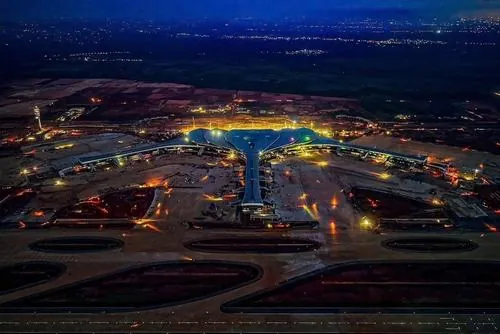 Kien truc san bay long thanh hien dai lung linh ve dem 2