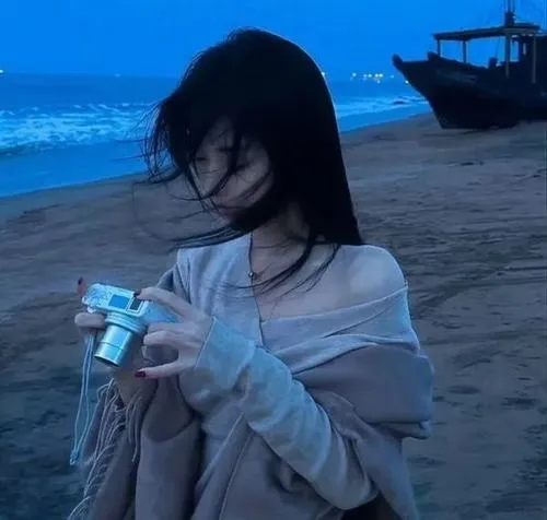 Ngam nhan sac thieu nu che mat qua guong cuc chat 2