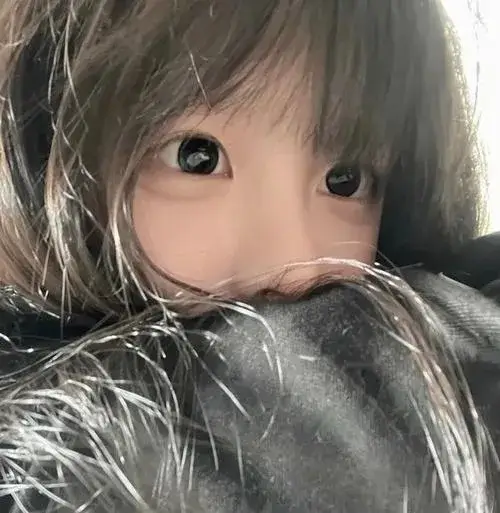 Nhung mau anh gai xinh che mat khoe dang nuot na 11