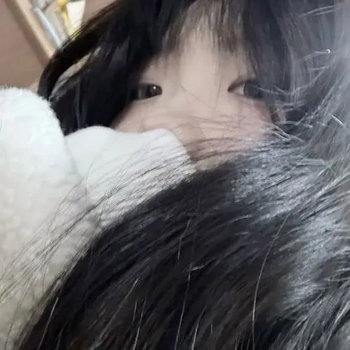 Nhung mau anh gai xinh che mat khoe dang nuot na 17