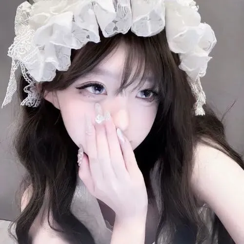 Nhung mau anh gai xinh che mat khoe dang nuot na 18