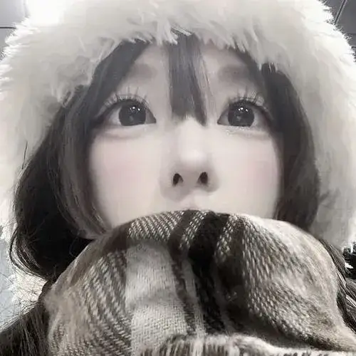 Nhung mau anh gai xinh che mat khoe dang nuot na 19