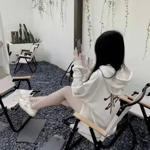 Nhung mau anh gai xinh che mat khoe dang nuot na 3