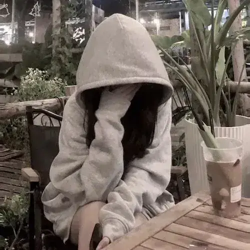 Nhung mau anh gai xinh che mat khoe dang nuot na 7