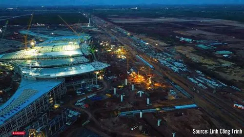 Phoi canh san bay long thanh nha ga hoa sen 19