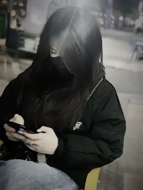 Tong hop hinh anh gai xinh deo khau trang cuc cuon 9