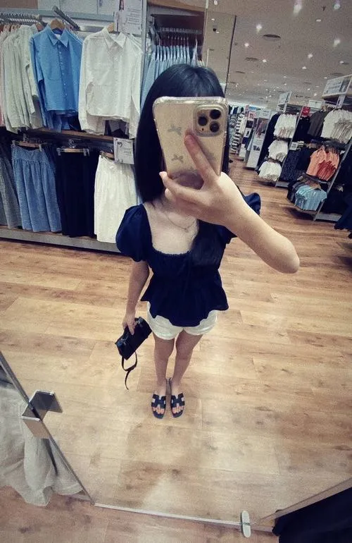 Tong hop hinh anh hot girl che mat bang iphone sang chanh 1