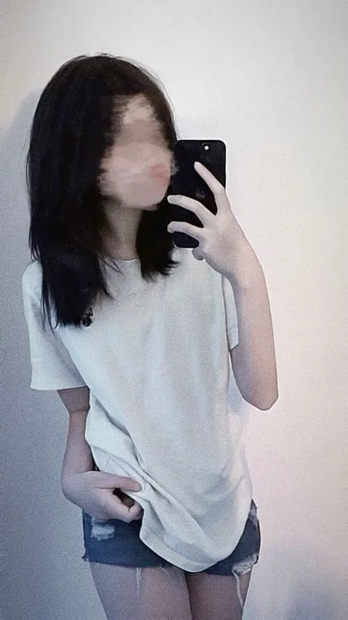 Tong hop hinh anh hot girl che mat bang iphone sang chanh 10