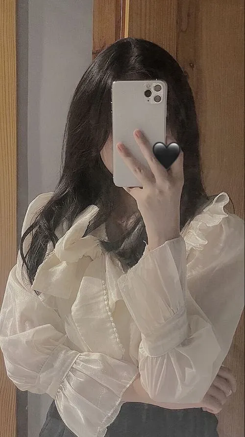 Tong hop hinh anh hot girl che mat bang iphone sang chanh 3