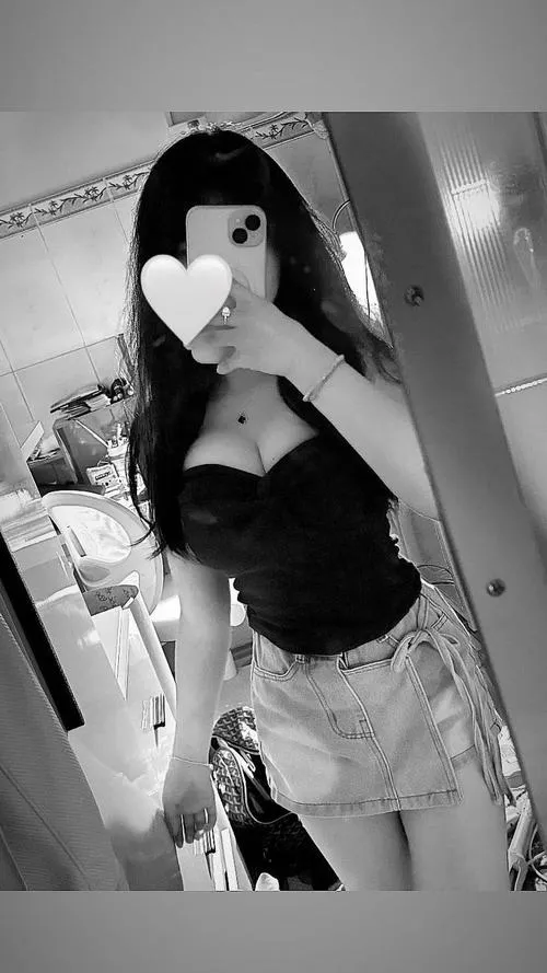 Tong hop hinh anh hot girl che mat bang iphone sang chanh 4