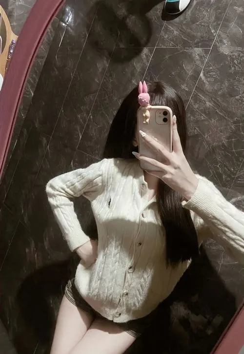 Tong hop hinh anh hot girl che mat bang iphone sang chanh 6