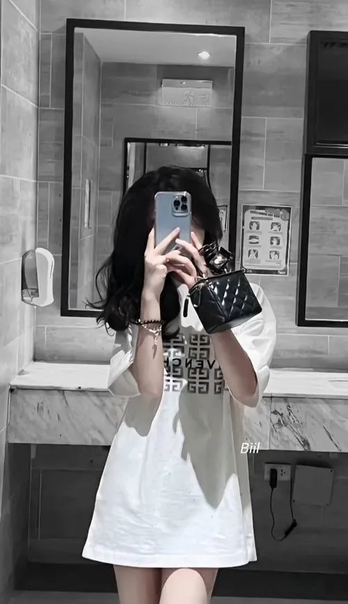 Tong hop hinh anh hot girl che mat bang iphone sang chanh 8