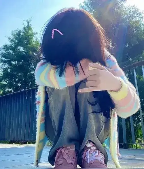 Xu huong chup anh gai xinh che mat nghe thuat 15