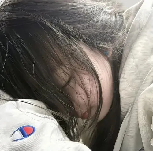 Xu huong chup anh gai xinh che mat nghe thuat 16