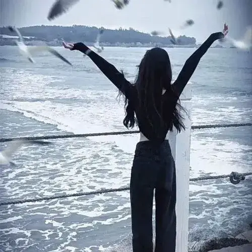 Xu huong chup anh gai xinh che mat nghe thuat 20