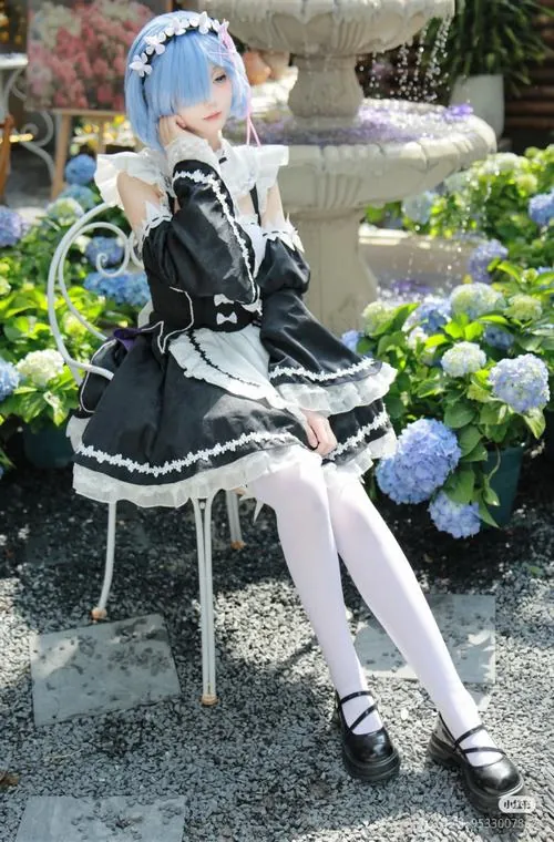 Anh gai xinh cosplay rem dep hut hon moi anh nhin 3