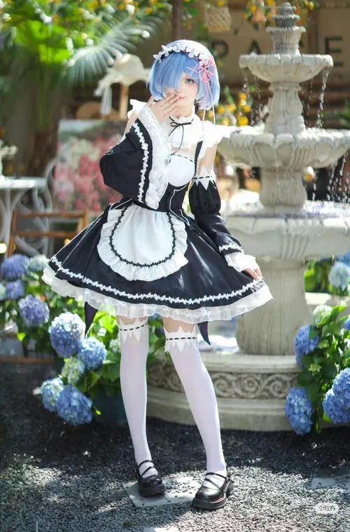 Anh gai xinh cosplay rem dep hut hon moi anh nhin 4
