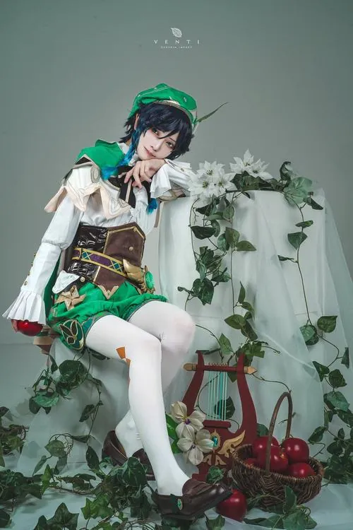 Anh gai xinh cosplay venti khoe dang ngot ngao quyen ru 2