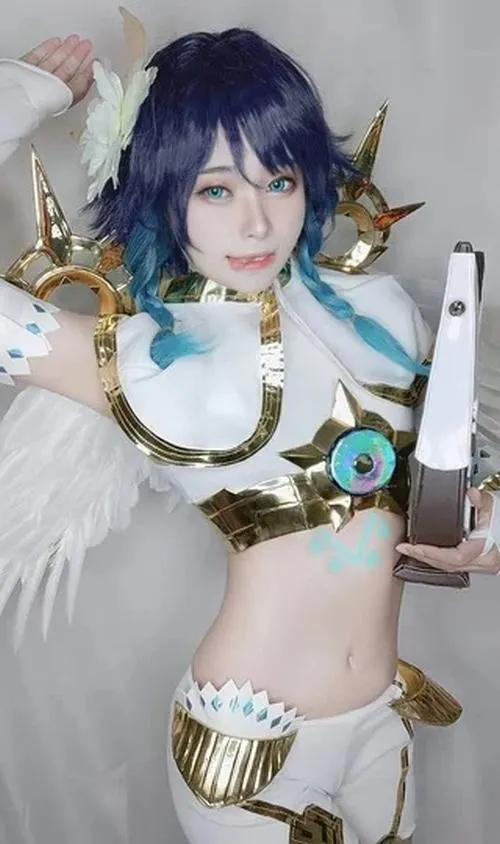 Anh gai xinh cosplay venti khoe dang ngot ngao quyen ru 6