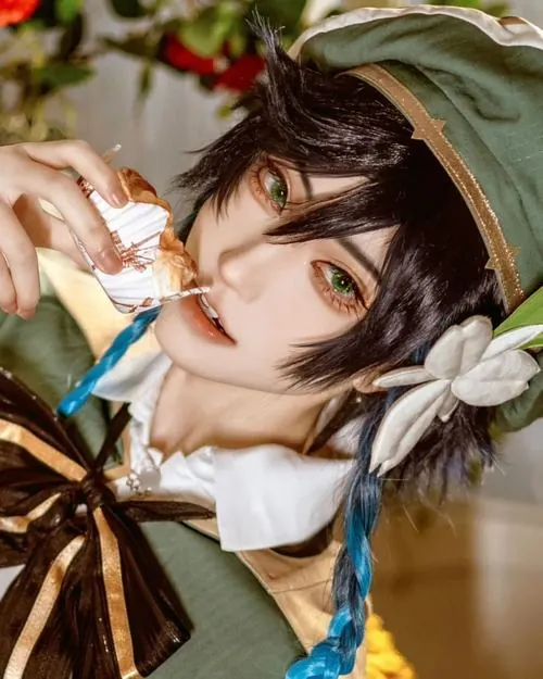 Anh gai xinh cosplay venti khoe dang ngot ngao quyen ru 8
