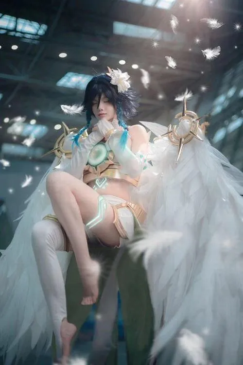 Bo anh venti cosplay phien ban nu ton da dang chuan 9