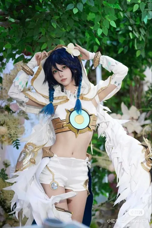 Bo suu tap anh venti cosplay dep me hon cho canh may rau 10