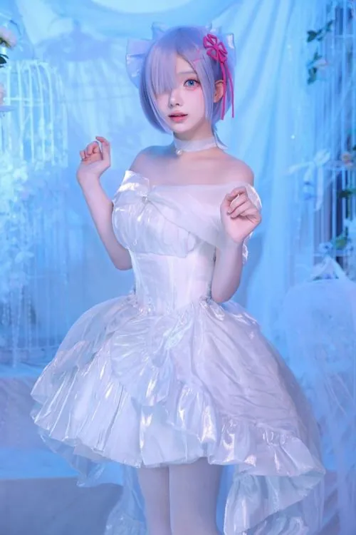 Ngam nhan sac ngot ngao cua thieu nu cosplay rem 16