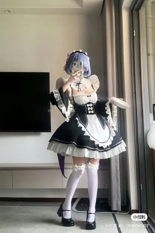 Ngam nhan sac ngot ngao cua thieu nu cosplay rem 2
