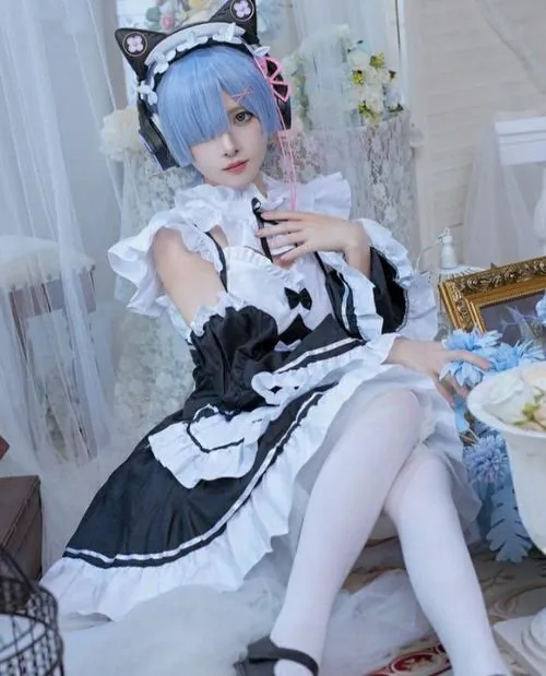 Ngam nhan sac ngot ngao cua thieu nu cosplay rem 3