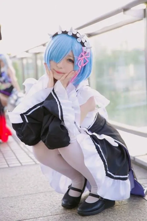 Ngam nhan sac ngot ngao cua thieu nu cosplay rem 9